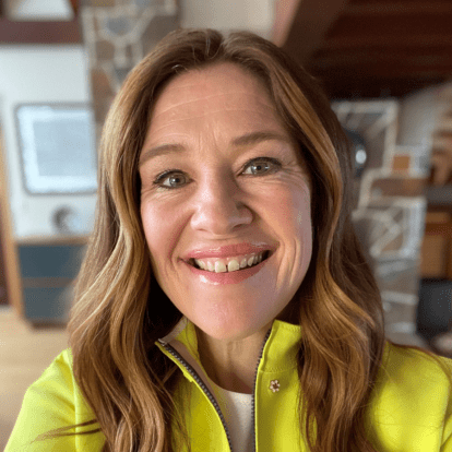 Headshot of Clara Hughes